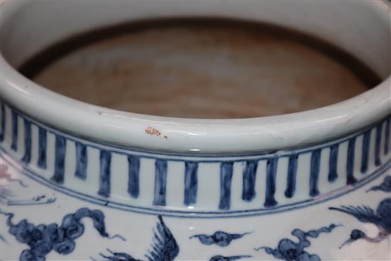 A large Chinese blue and white Guan jar height 40cm